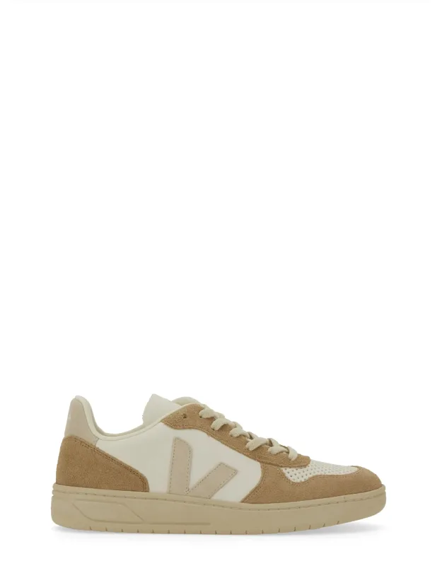 Sneakers "v-10"