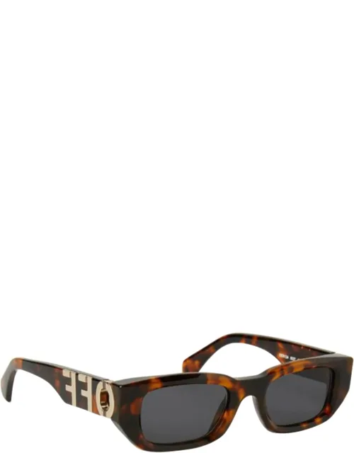 Sunglasses Oeri124 New, Designer Packaging