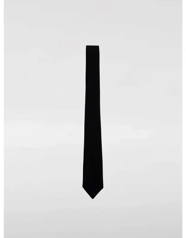 Tie Black