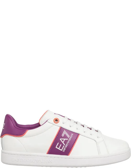 Sneakers With Laces Closure And Frmoda Packaging
