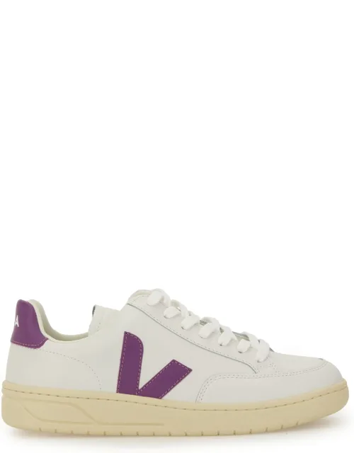 Veja Sneaker "v-12"