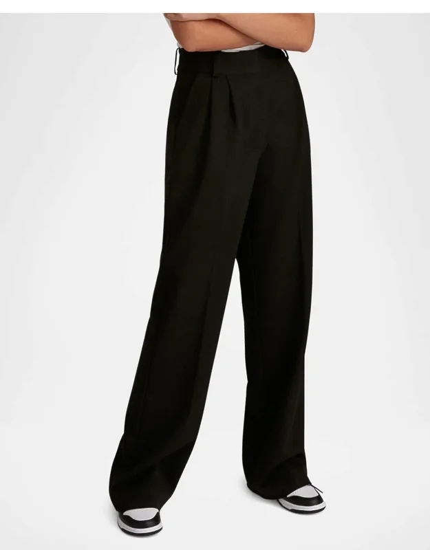 The Straight-leg Pants