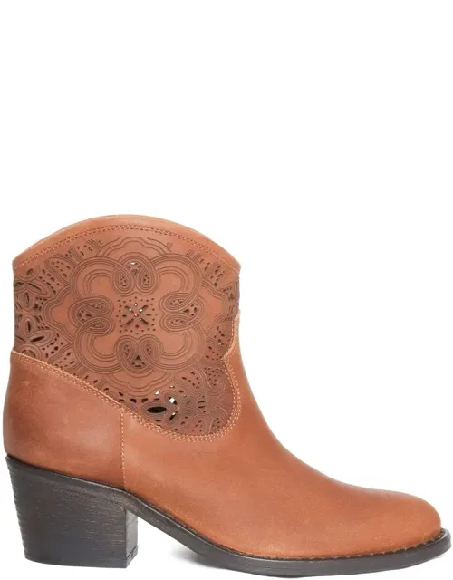 15 Boot Leather Wide Block Heel