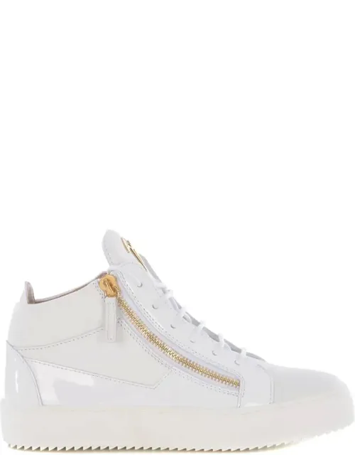 Hi-top Sneakers