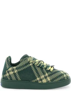 Sneaker Box With Check Processing