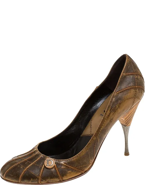 Textured Leather Pump