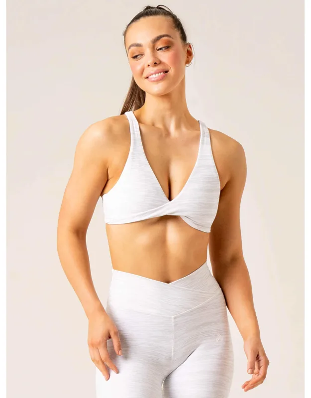 Momentum Twist Sports Bra