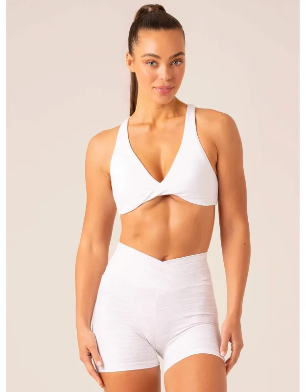 Momentum Twist Sports Bra