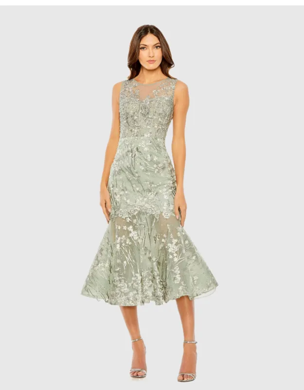Sleeveless Embroidered Detail Mermaid Dress