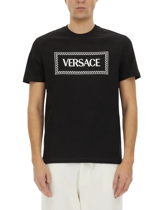 T-shirt With '90s Vintage Embroidered Logo