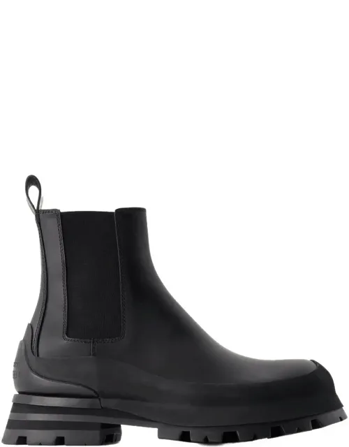 Wander Ankle Boots