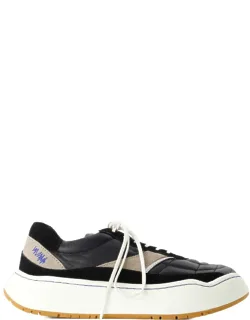 Log; Sneakers