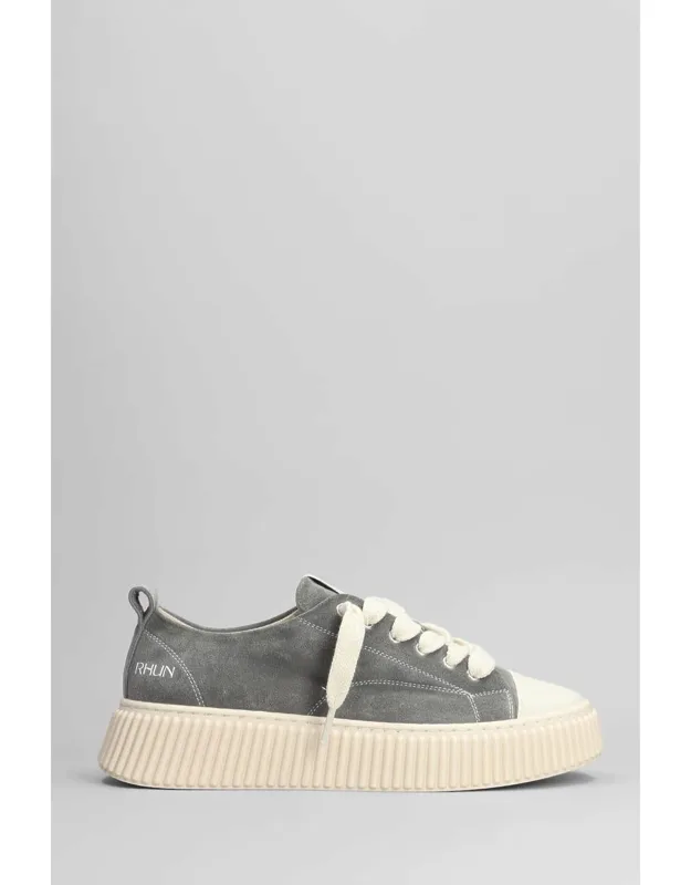Sneakers With Round Toe And Laces