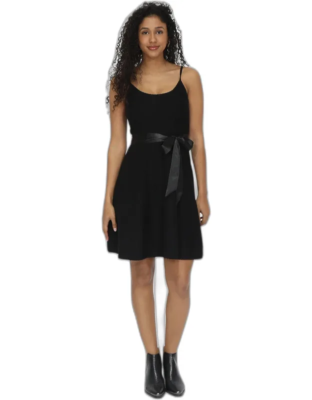 Knit Dress With Scalloped Edges And Adjustable Straps