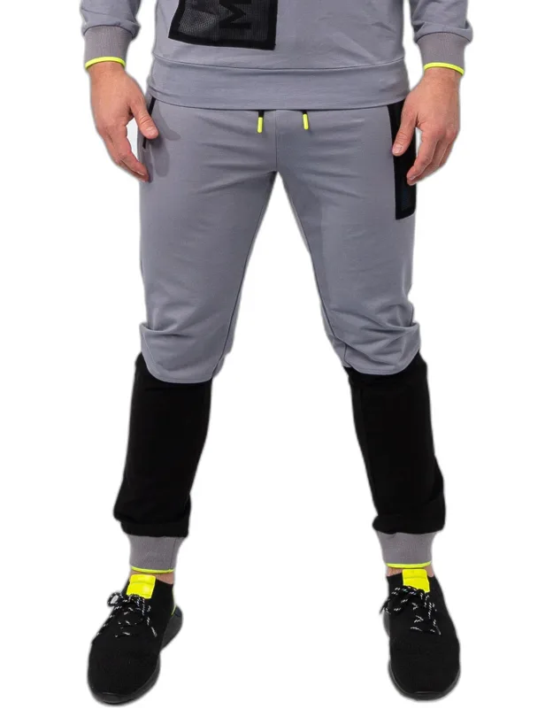 Jogger With Metal Hardware Drawstrings And Ankle Cuffs