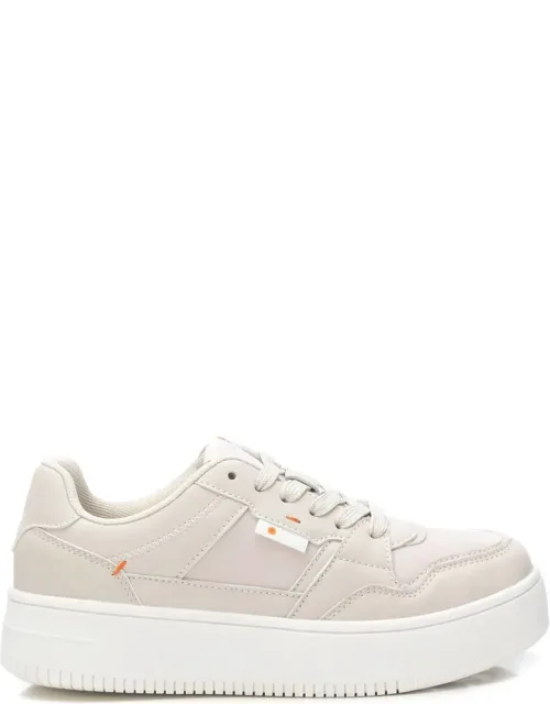 _sneakers With Lacing For Perfect Fit And Lightweight Soles_