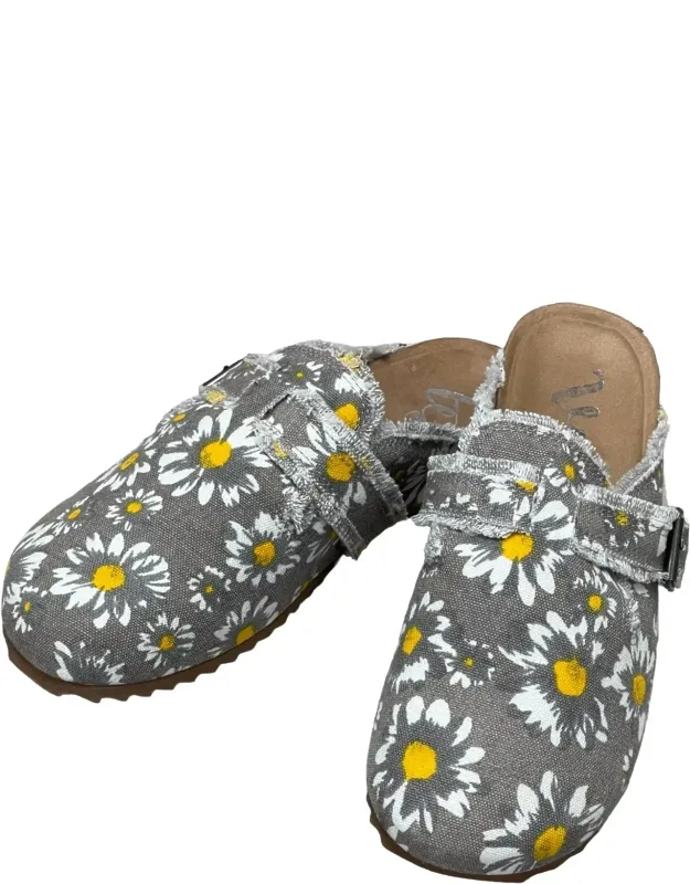 Picnic Slide Clogs