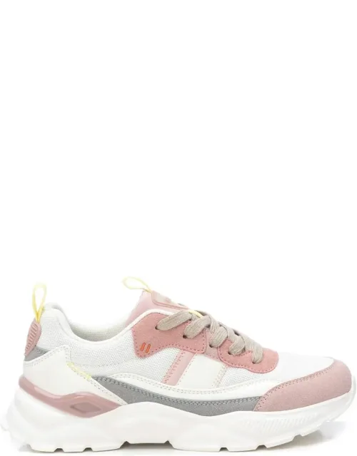_sneakers With Lightweight Soles And Lacing For The Perfect Fit_