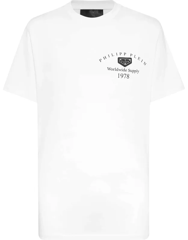 Round Neck T-shirt - Clean, Confident, And Endlessly Versatile