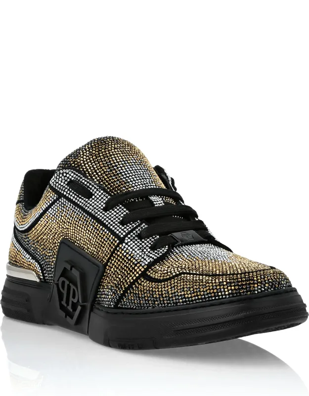 Suede Lo-top Sneakers