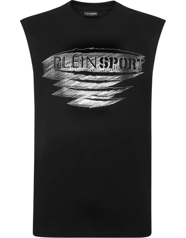 Sleeveless T-shirt