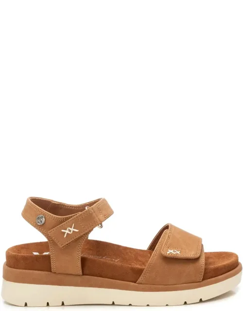 Suede Flat Sandals With Lightweight Materials And Stay-put Closure