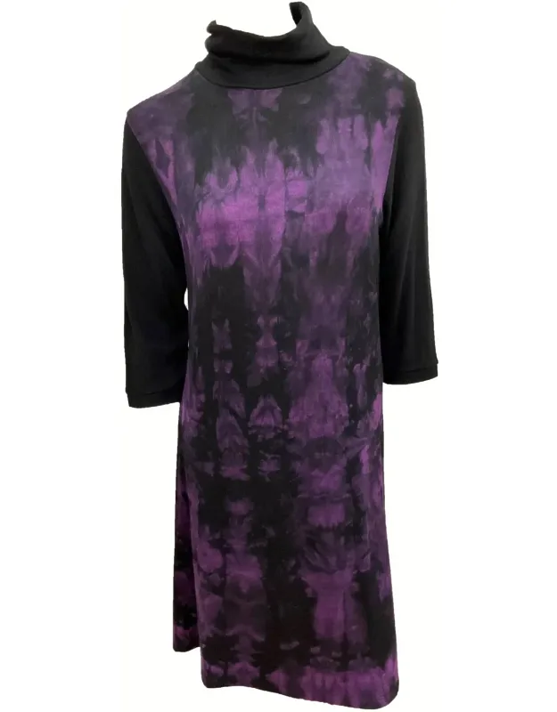 Turtleneck Dress With 3/4 Sleeve And Marble Wash