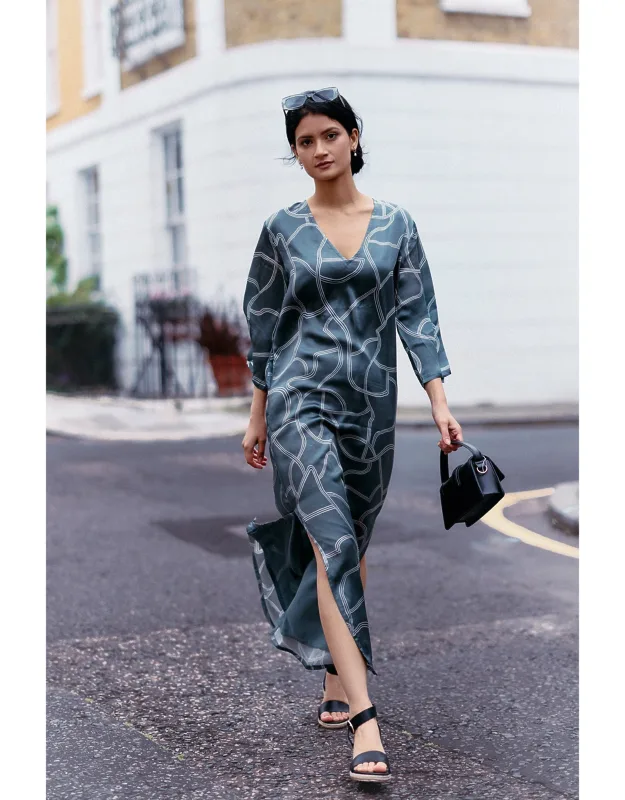 Maxi Dress With Side Slits In Abstract Stripes
