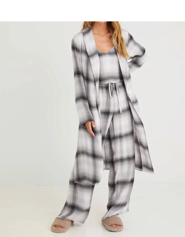 Long Sleeve Shawl Collar Robe