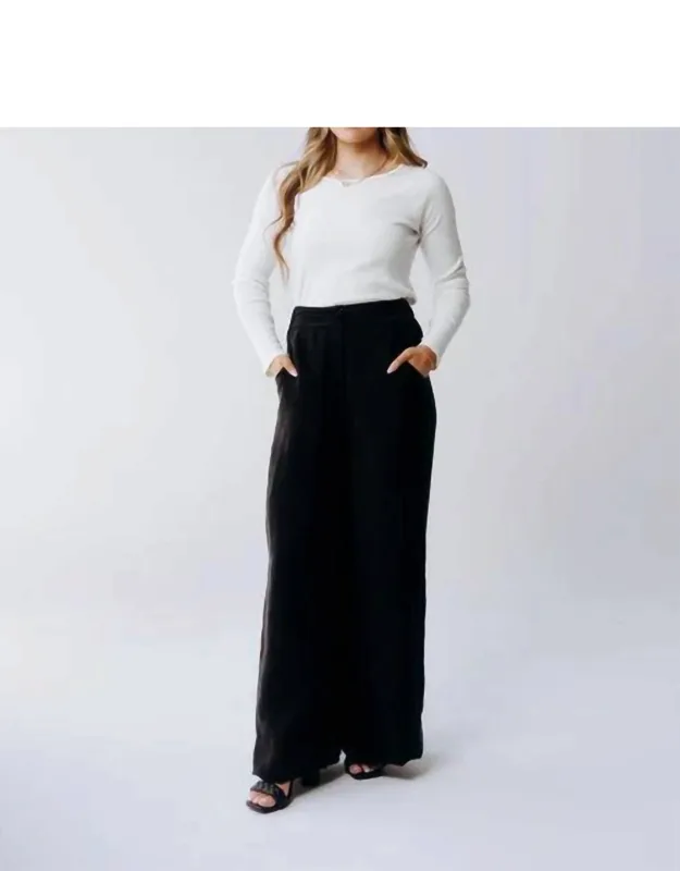 Wide-leg Pants