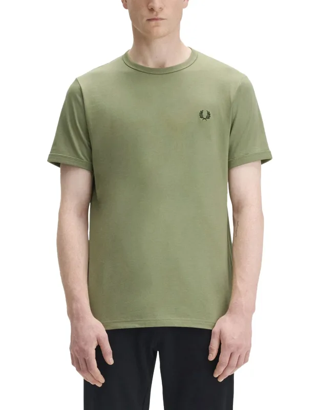 T-shirt Ringer, Model Is 187 Cm Tall