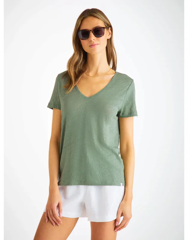V-neck T-shirt