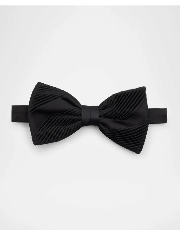 Pleated Silk Pre-tied Bow Tie