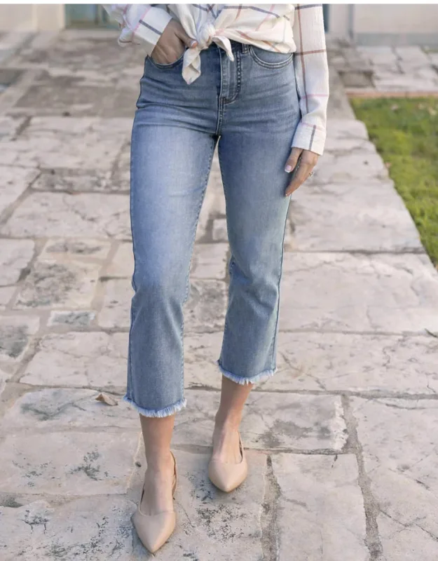 _crop Flare Denim Jeans With Cropped Length And Flared Leg_