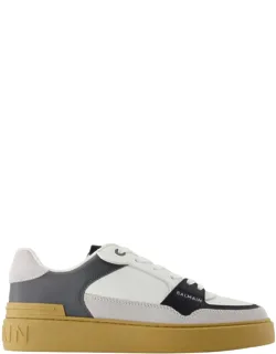 B-court Flip Sneakers