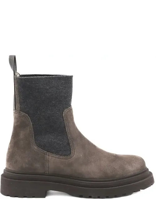 Shoes With Elasticated Side Panels And Rubber Sole