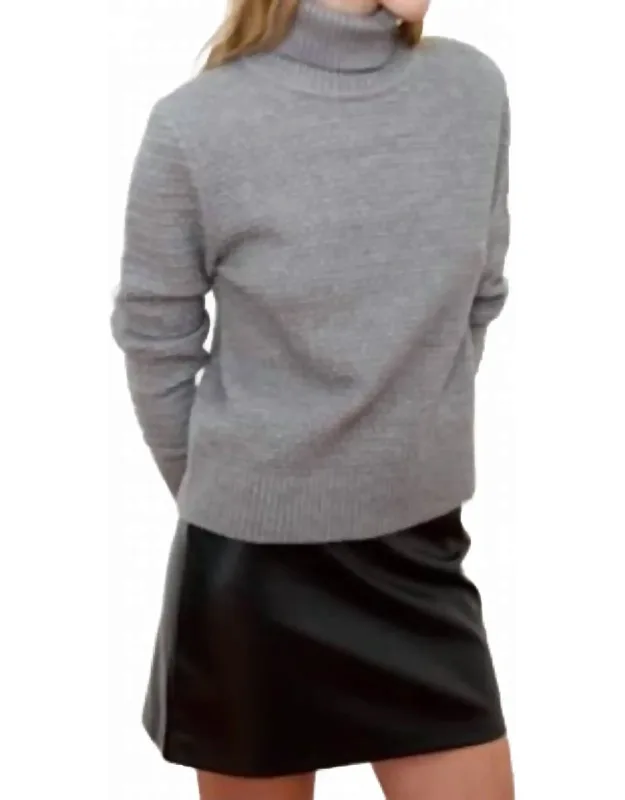 Carlina Turtleneck Sweater With Cozy Long Sleeves And Sophisticated Turtleneck Design