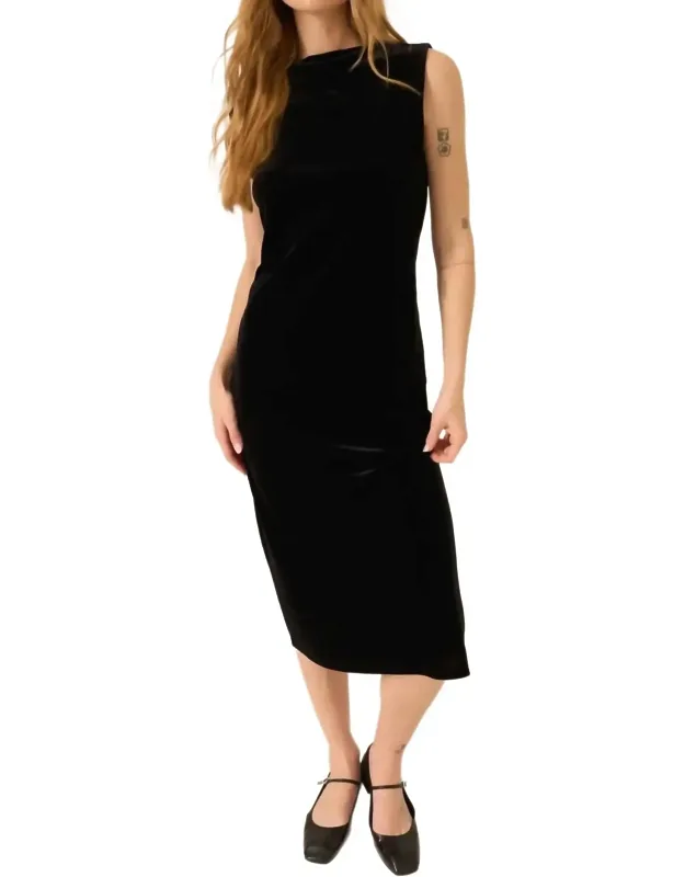 Heading Out Velvet Dress