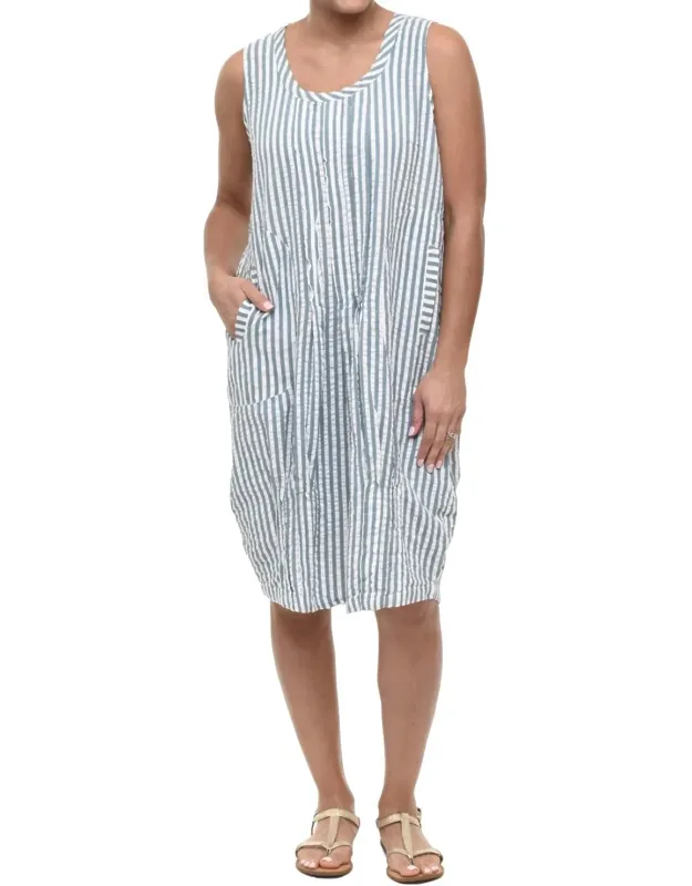 Santa Fe Dress - A-line Silhouette With Big Pockets And Box Pleats