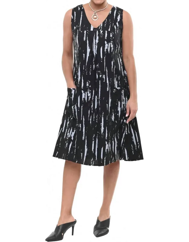 Poppie Dress In Airbrush With V-neck And Pockets