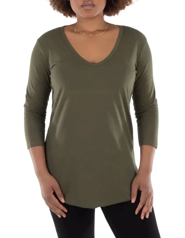 3/4 Sleeve V-neck Tunic Top