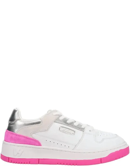 Finesse Sneakers