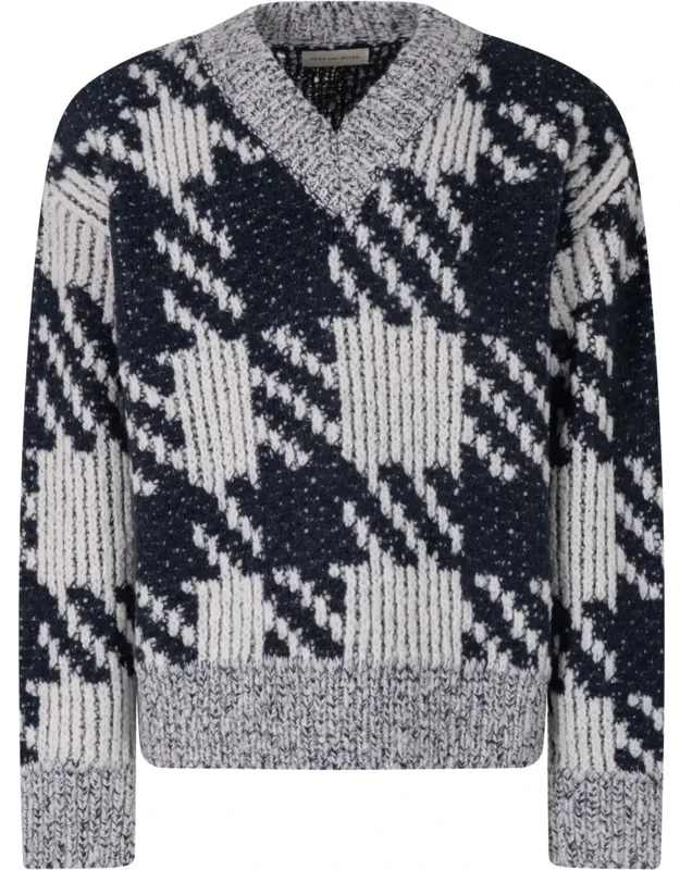 Macao V Neck Sweater