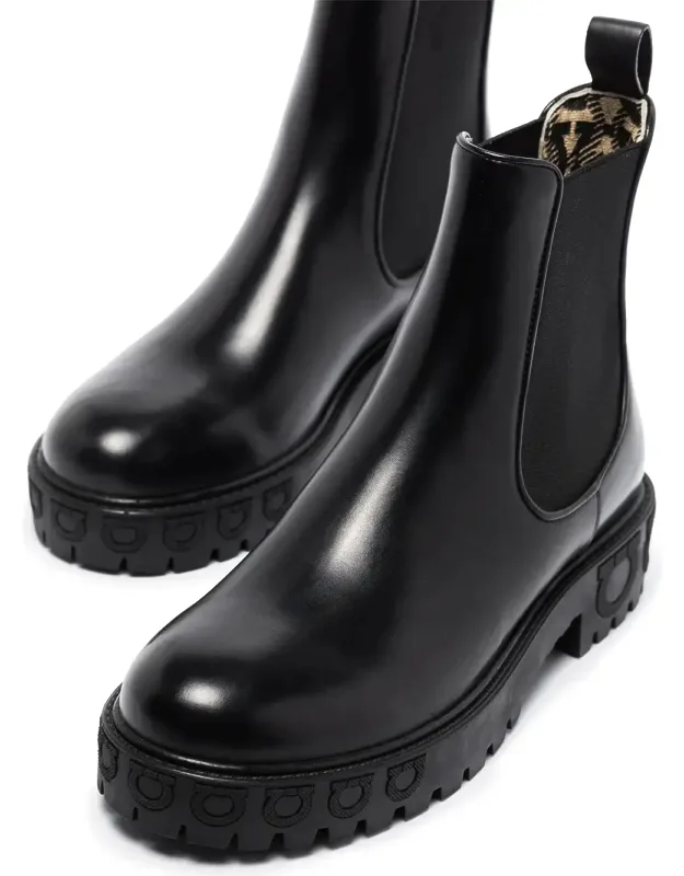 Gancini Logo Detail Chelsea Boots