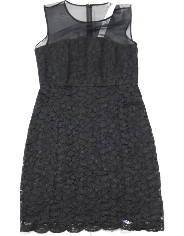 Nisha Dress In Lace With Sleeveless Illusion