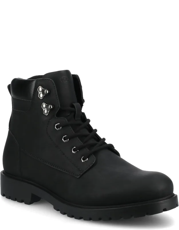 Rogue Round Toe Boots