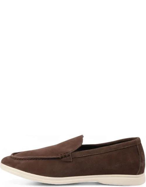 Durable Slip-on Loafers With Cushioned Insole