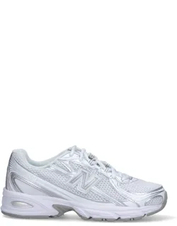 "sneakers"
