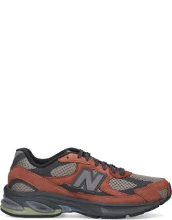 "2010" Sneakers