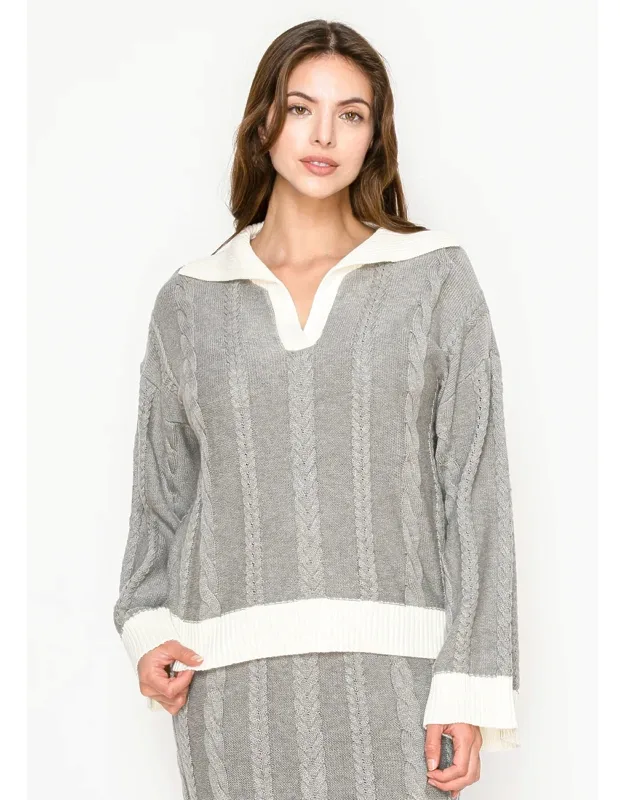 Cable Knit Pullover With White Collar